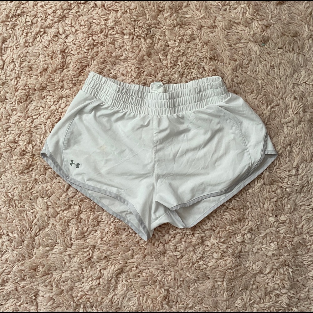 🤍 White Under Armour Running Shorts 🤍